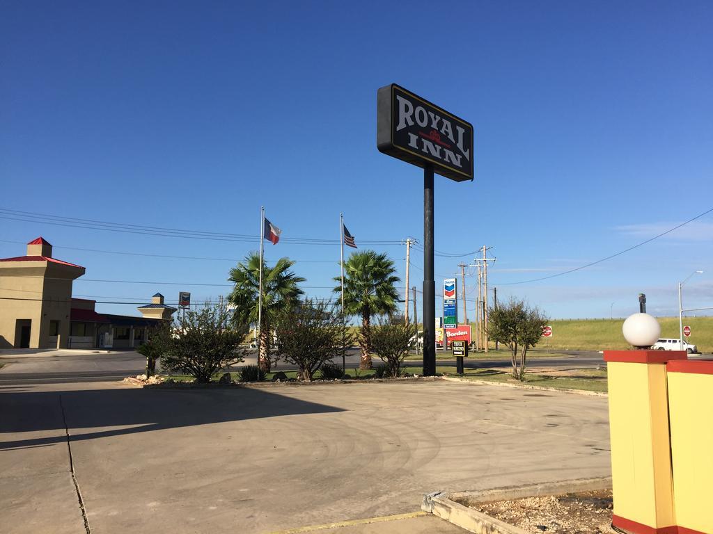 Royal Inn Pearsall Luaran gambar