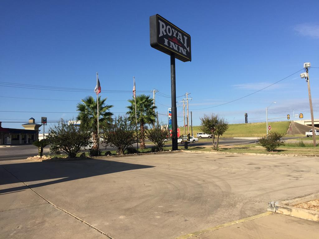 Royal Inn Pearsall Luaran gambar