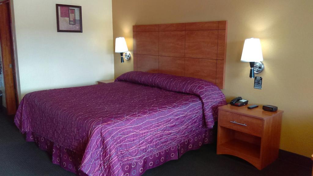 Royal Inn Pearsall Luaran gambar
