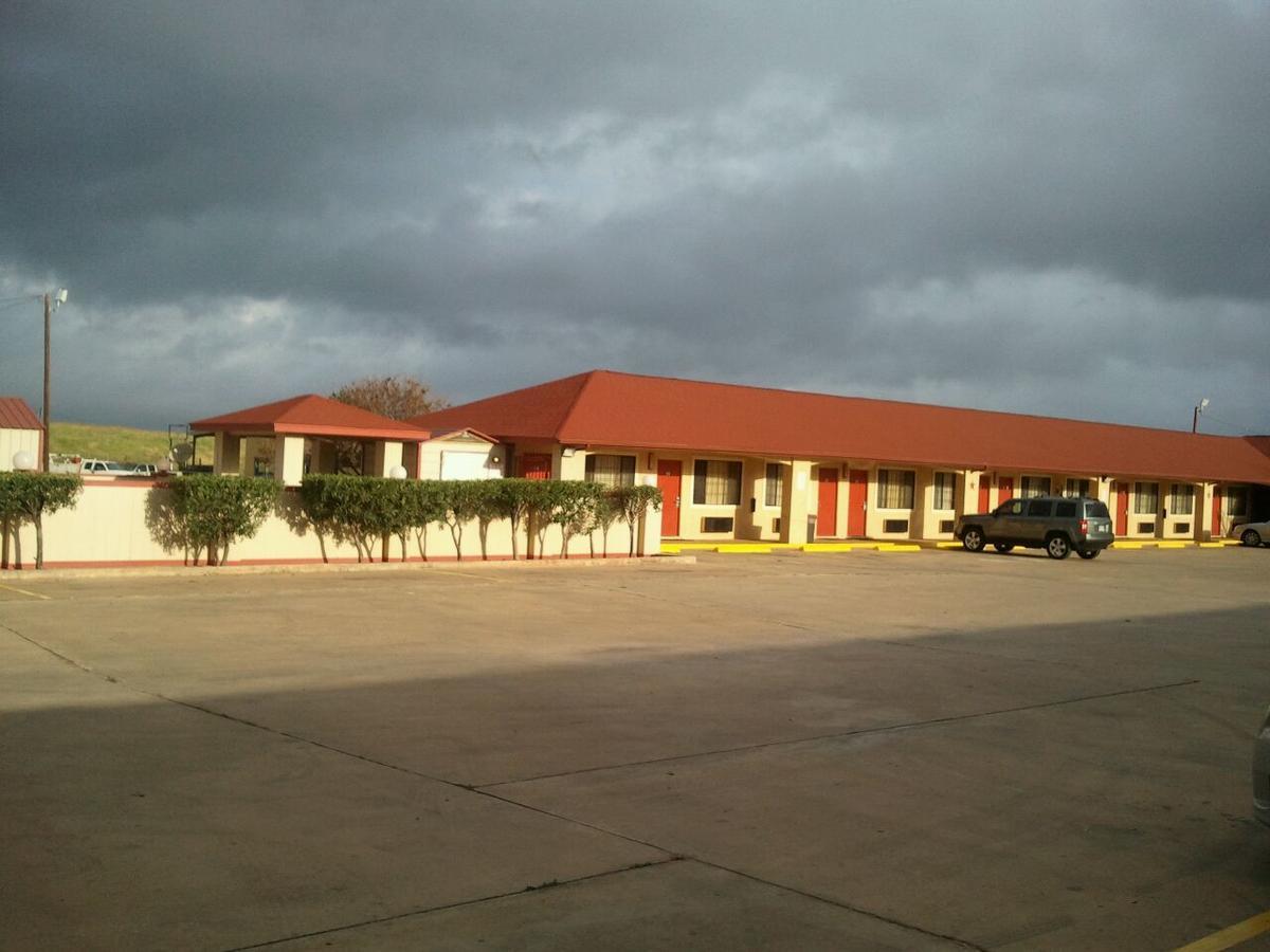 Royal Inn Pearsall Luaran gambar