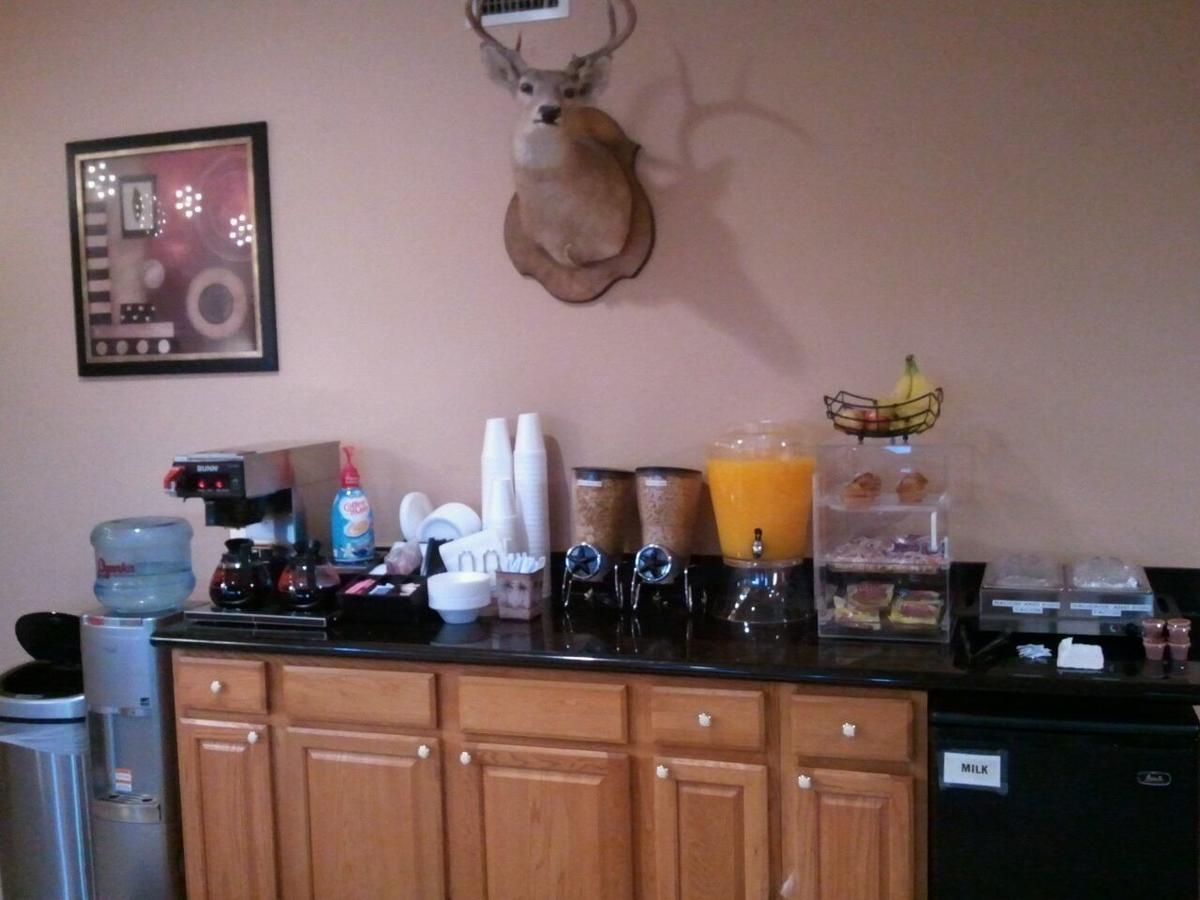 Royal Inn Pearsall Luaran gambar