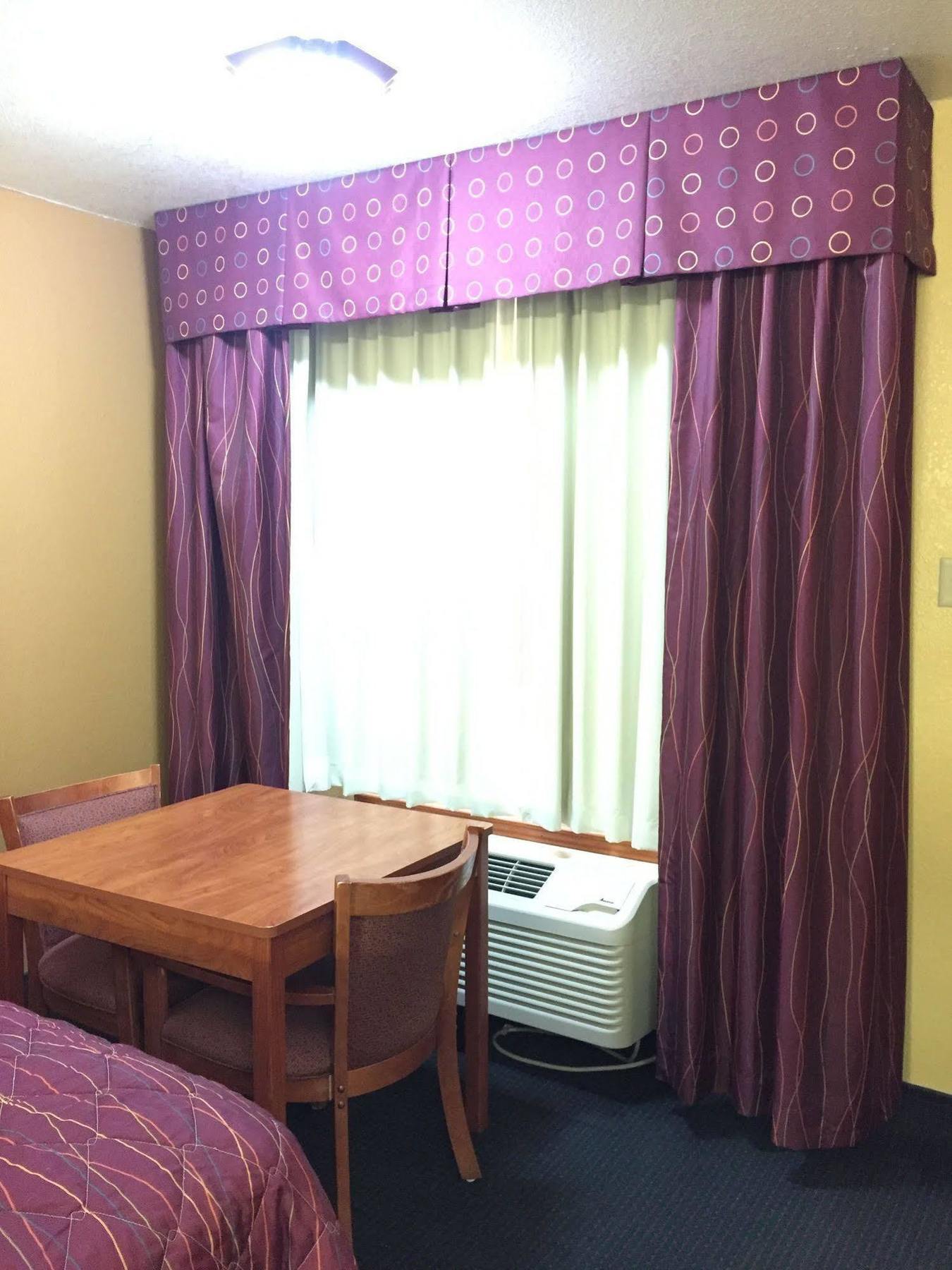 Royal Inn Pearsall Luaran gambar